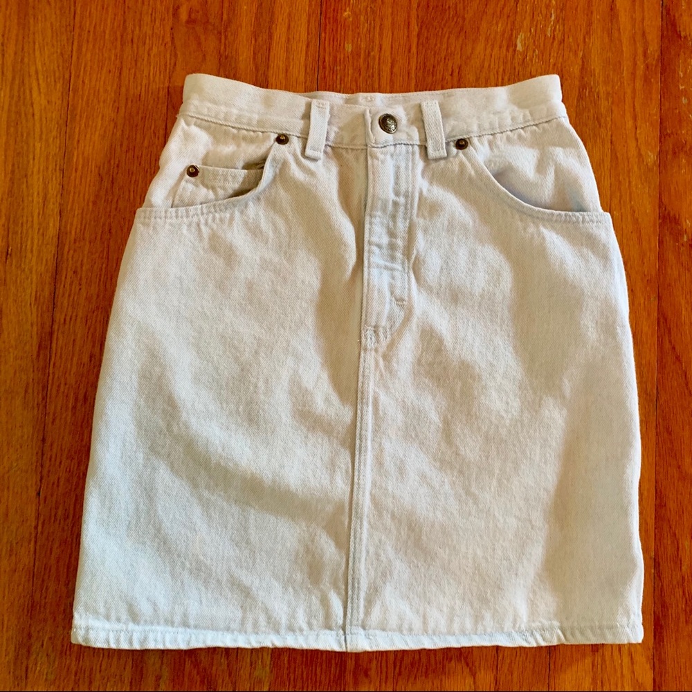 Vintage light denim skirt